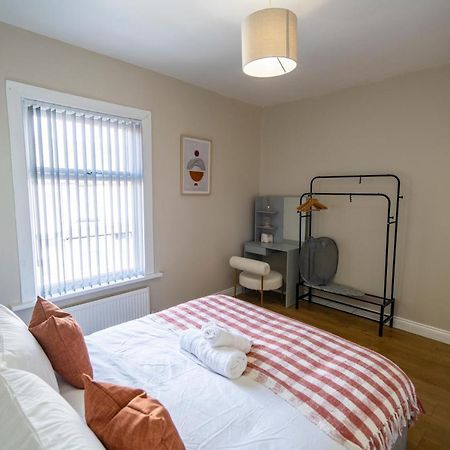 Entire House-Merseyside-Liverpool Μπίρκενχεντ Εξωτερικό φωτογραφία