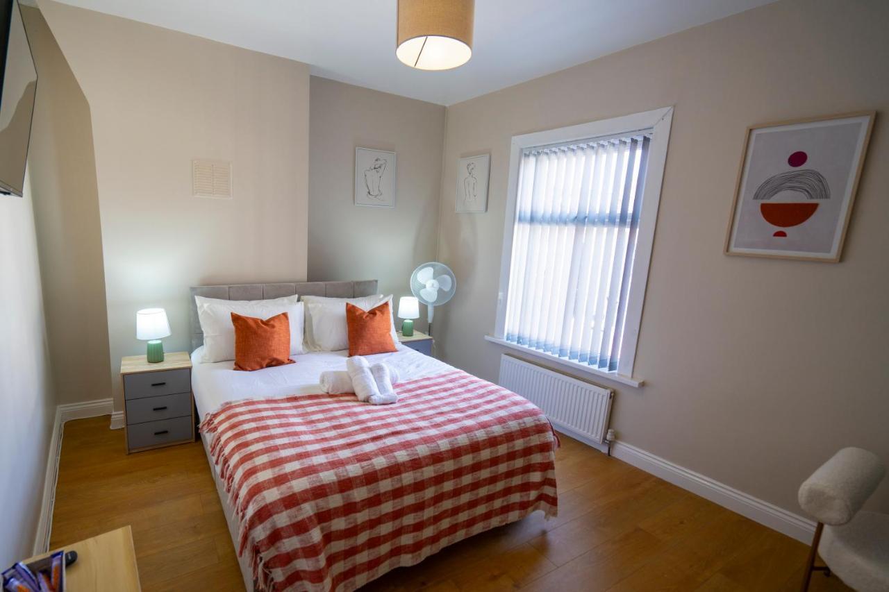 Entire House-Merseyside-Liverpool Μπίρκενχεντ Εξωτερικό φωτογραφία