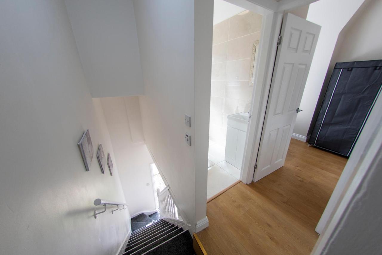Entire House-Merseyside-Liverpool Μπίρκενχεντ Εξωτερικό φωτογραφία